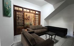 Casa Agradável, Arejada, Espaçosa, Perto de Tudo e Para até 20 Pessoas